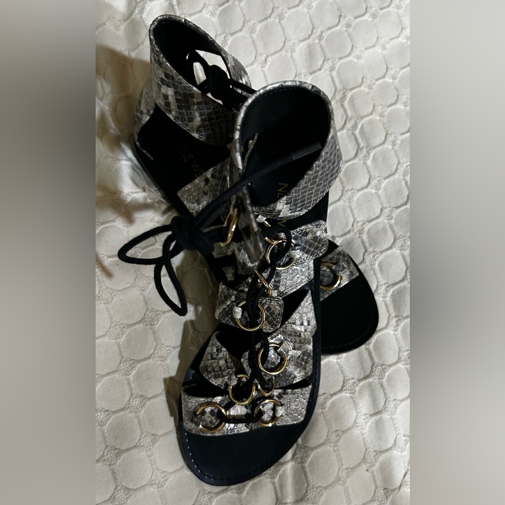 New Nine West snake print leather Gladiator sandals, Size 6, never worn